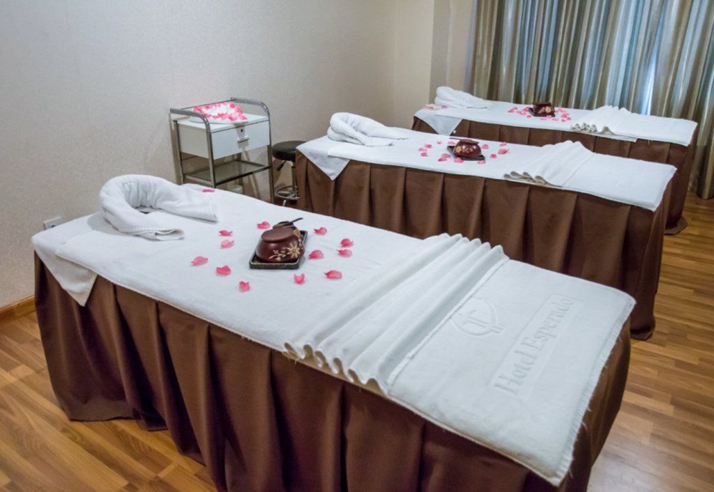 Esperado Lake View Hotel Янгон Екстер'єр фото