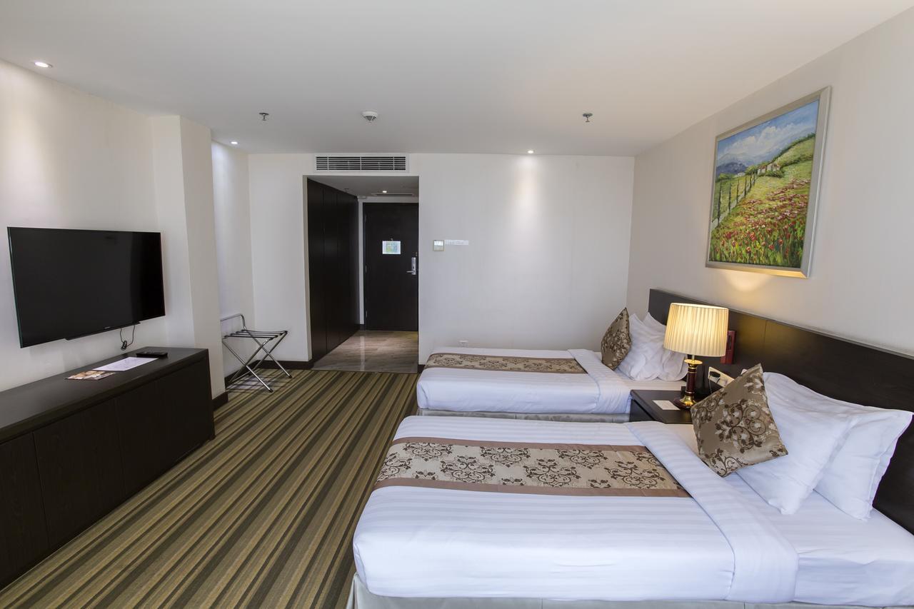 Esperado Lake View Hotel Янгон Екстер'єр фото
