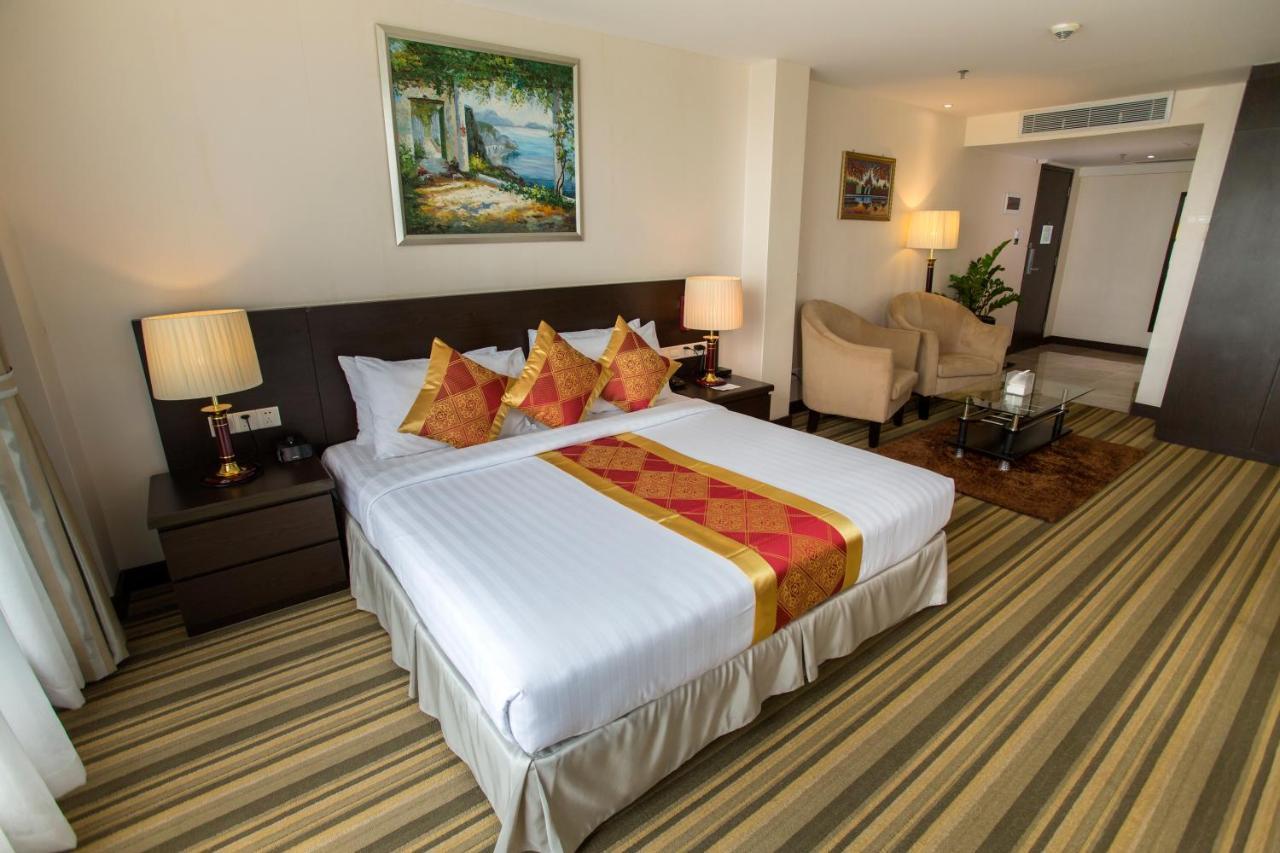 Esperado Lake View Hotel Янгон Екстер'єр фото