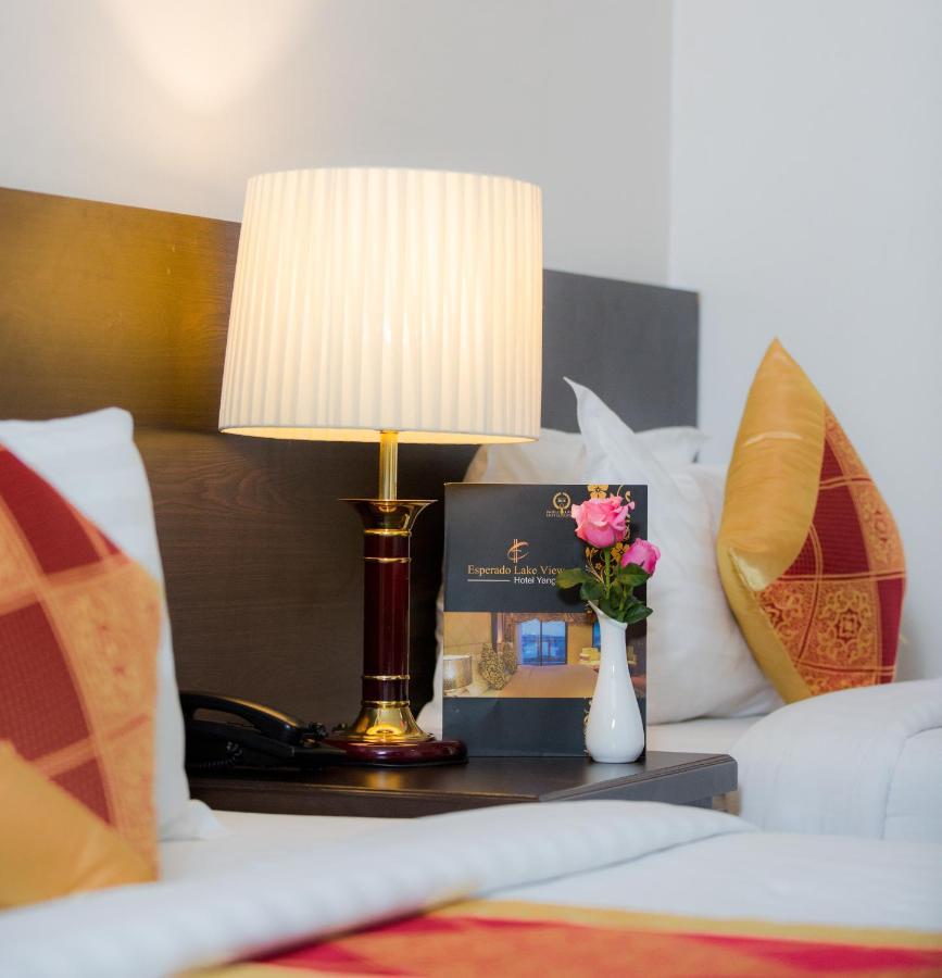 Esperado Lake View Hotel Янгон Екстер'єр фото