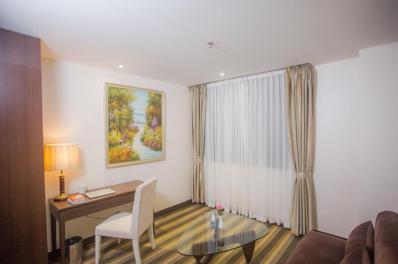 Esperado Lake View Hotel Янгон Екстер'єр фото